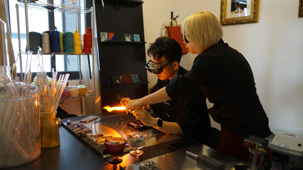 a86a6605-dffc-4086-a609-cde75770f318 a86a6605-dffc-4086-a609-cde75770f318